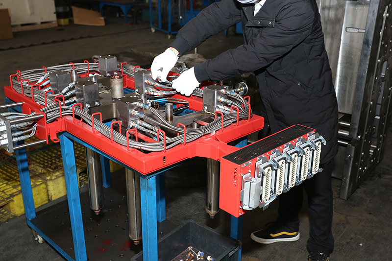 Why Making Plastic Injection Mould In China?