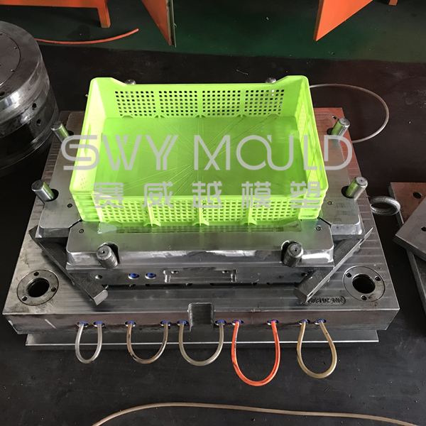 Plastic Ventilated Crate Injection Mold