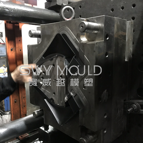 Plastic Automobile Mudguard Injection Molding