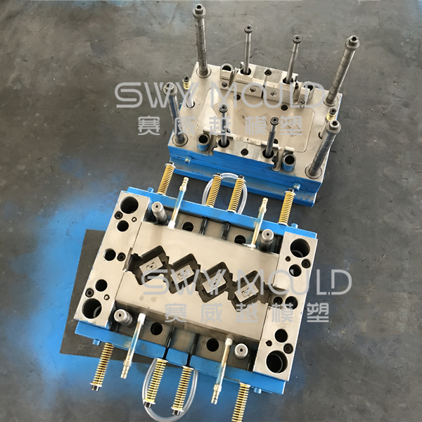 Plastic Shell Mould For Charger Plug