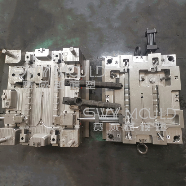 Plastic Automotive Water Cooling Tank Injection Mould