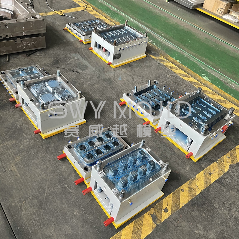 What are the key design considerations for a plastic box mould?