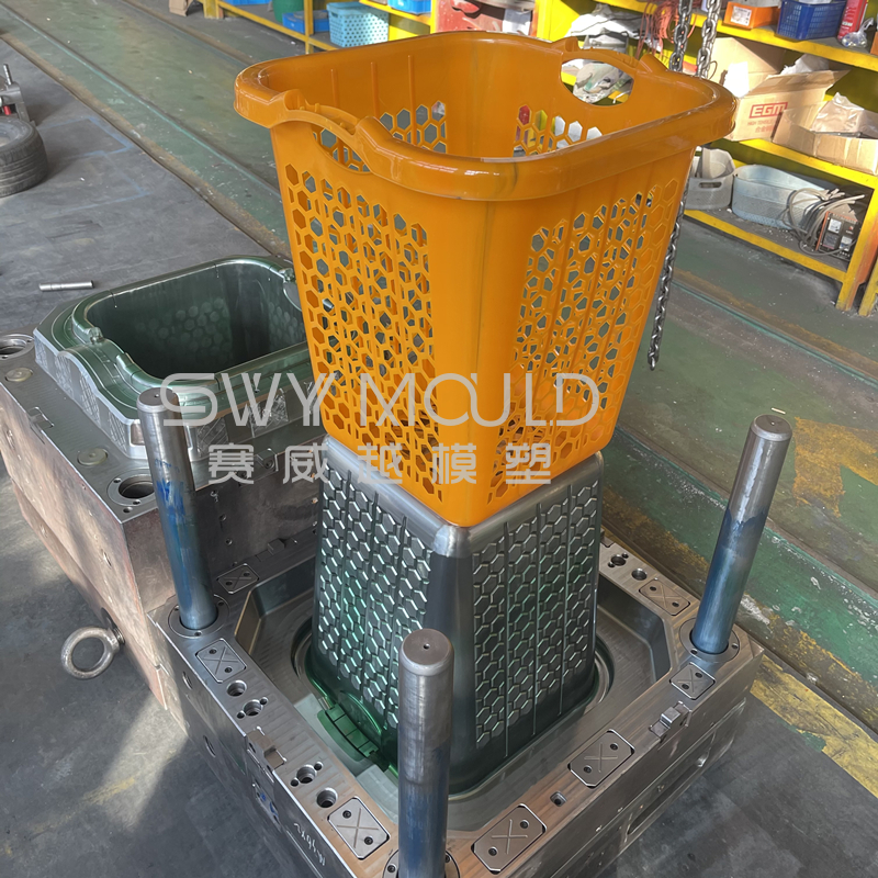 Plastic Meshed Fishing Basket Injection Mould