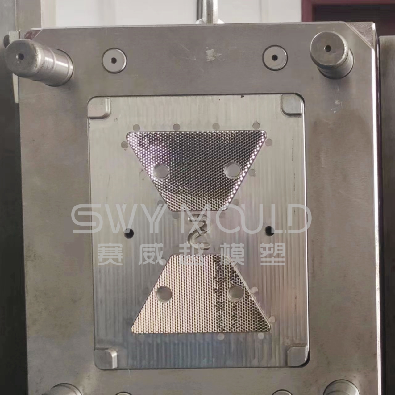 PMMA Guard Rail Reflector Injection Mould