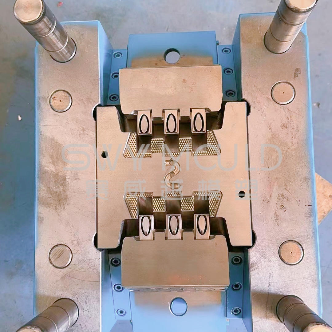 Plastic Solar PMMA Reflecor Road Stud Injection Mould